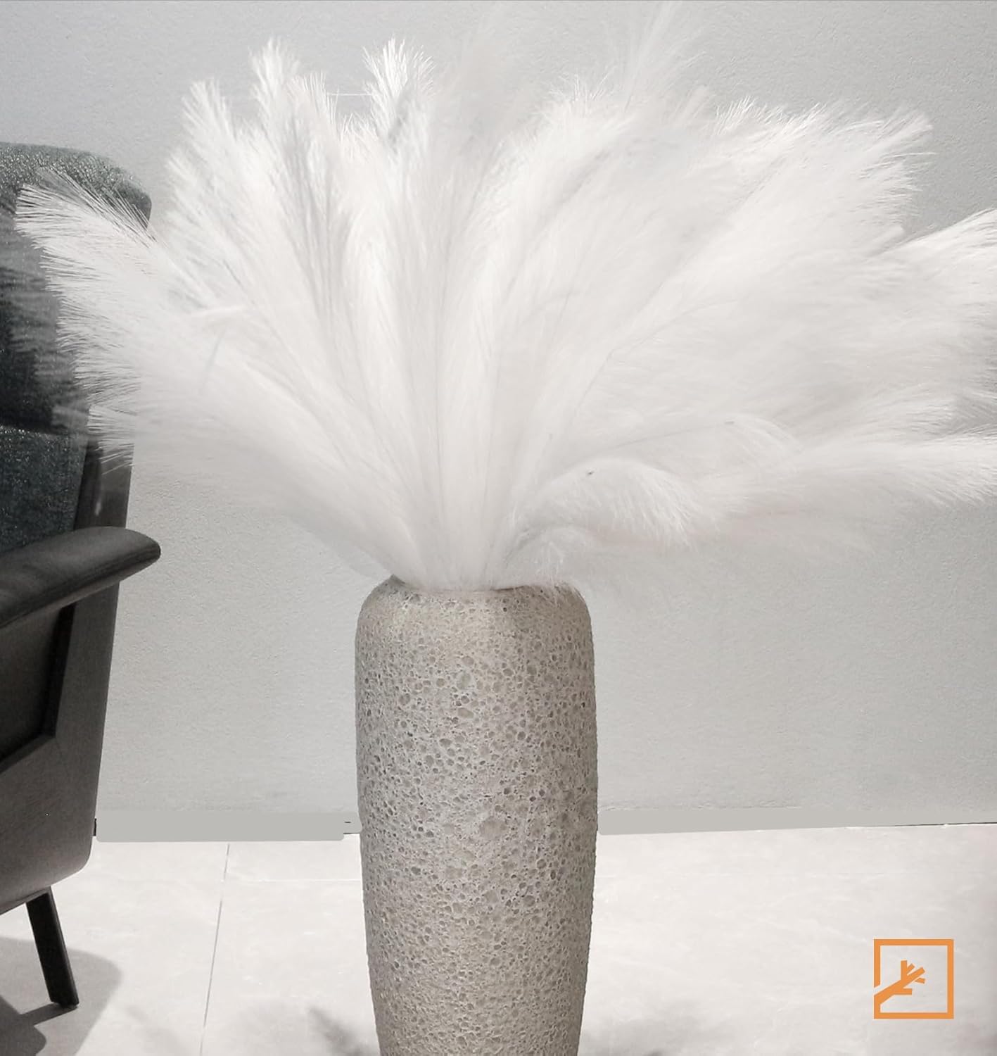 ZIFTY 7-Pcs 38"/3.1FT Black Pampas Grass Large Tall Fluffy Artificial Fake Black Flowers Gothic Decor Bulrush Reed Grass Black Decor for Bedroom Bathroom Wedding (Black)