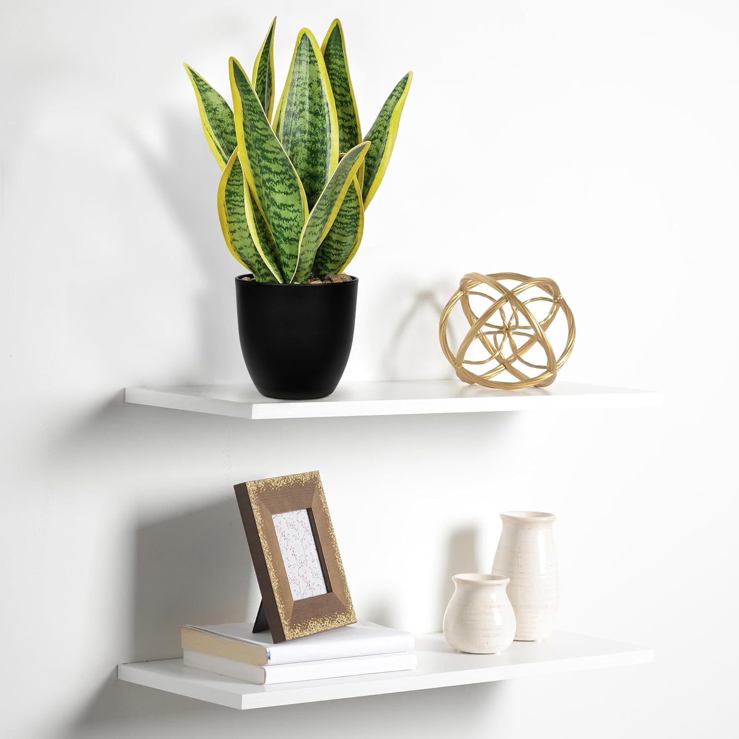 Oairse Sansevieria Artificial Plant in Ceramic Pot, Small Indoor Plant, Artificial Snake Plant, Artificial Plants Like Real, Perfect for Bathroom, Bedroom, Home, Office Decoration, Height 33 cm