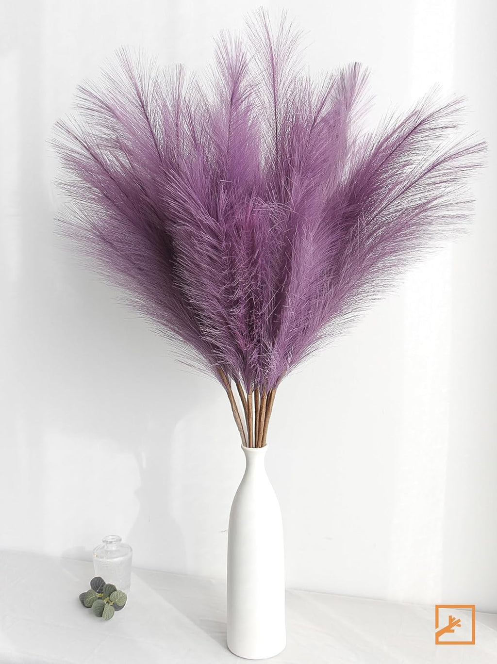 ZIFTY 7-Pcs 38"/3.1FT Black Pampas Grass Large Tall Fluffy Artificial Fake Black Flowers Gothic Decor Bulrush Reed Grass Black Decor for Bedroom Bathroom Wedding (Black)