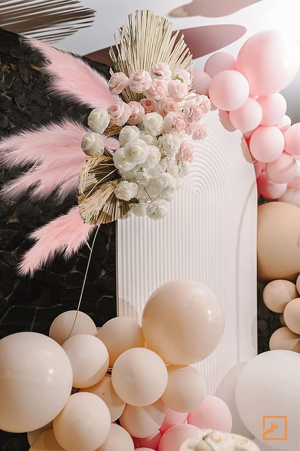 ZIFTY 7-Pcs 38"/3.1FT Black Pampas Grass Large Tall Fluffy Artificial Fake Black Flowers Gothic Decor Bulrush Reed Grass Black Decor for Bedroom Bathroom Wedding (Black)